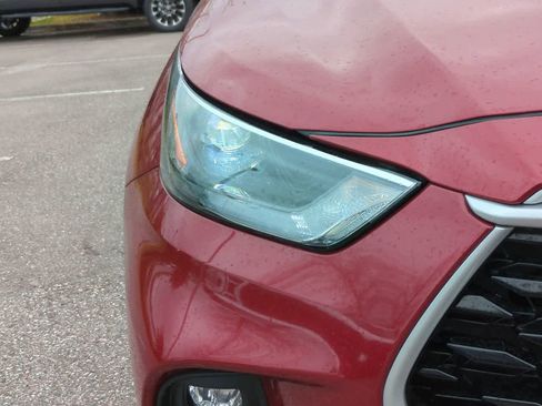 Used 2023 Toyota Highlander XLE image 10