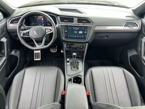 Certified 2024 Volkswagen Tiguan SE R-Line image 21