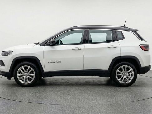 Used 2025 Jeep Compass Limited AWD/4WD image 5