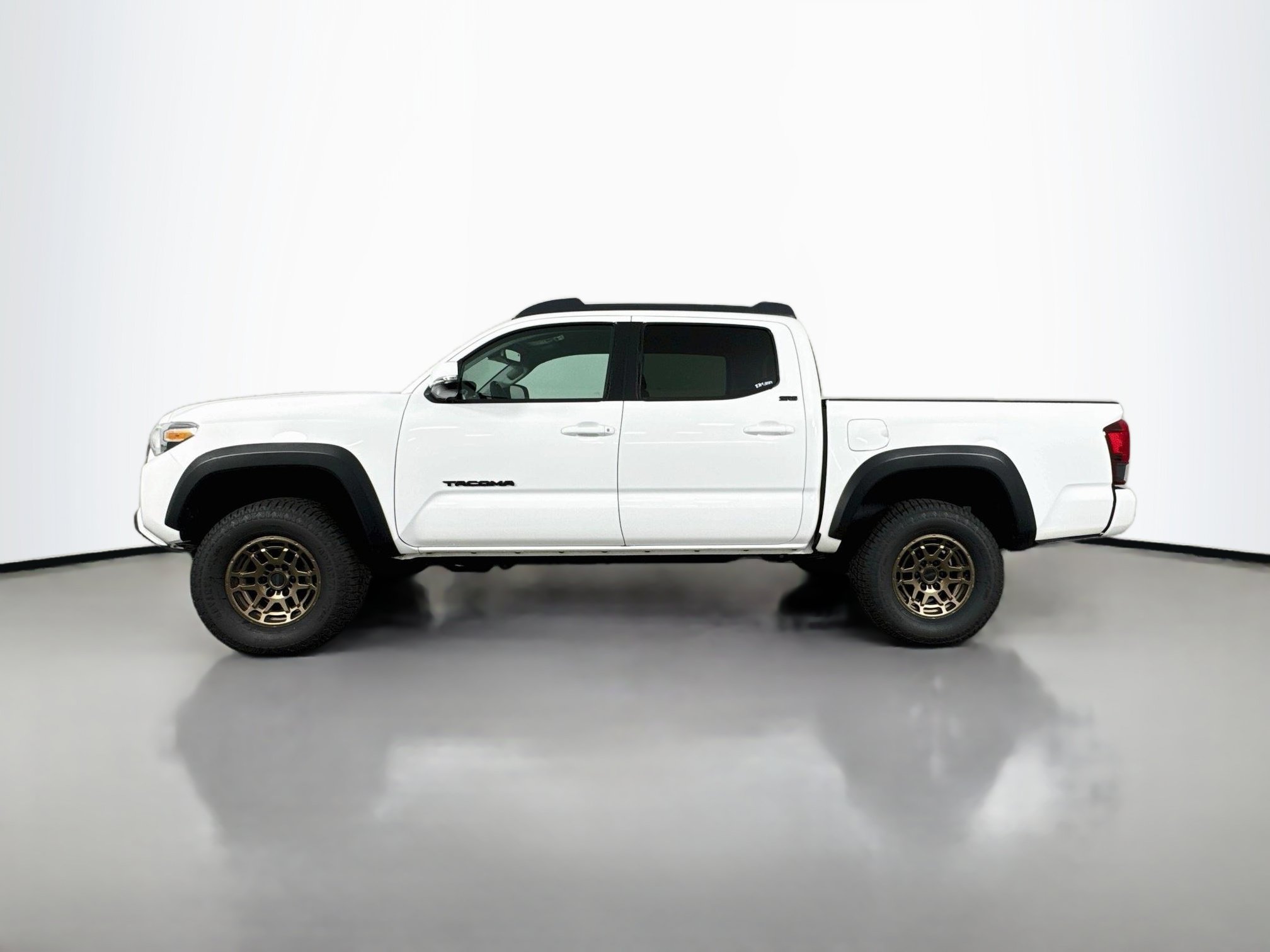 Certified 2023 Toyota Tacoma 4x4 Double Cab w/ Trail Edition image 4