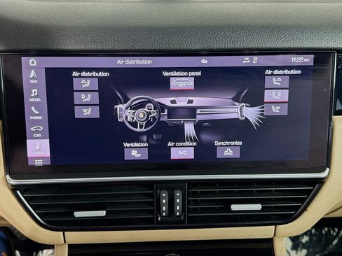 Used 2020 Porsche Cayenne image 16