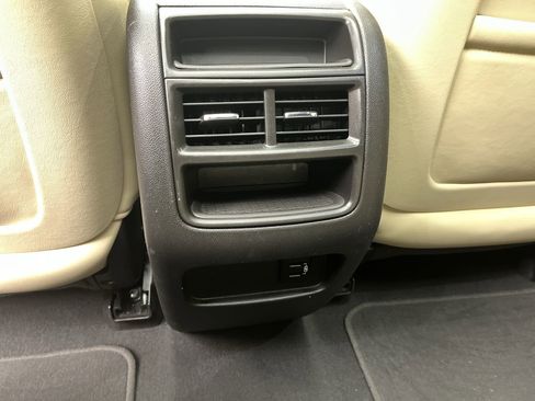 Used 2017 Cadillac XT5 Luxury w/ Driver Awareness Package image 13