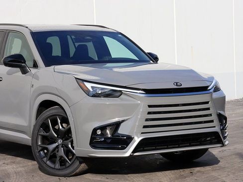 New 2026 Lexus TX 500h AWD image 2