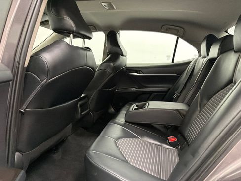 Used 2022 Toyota Camry SE FWD image 15