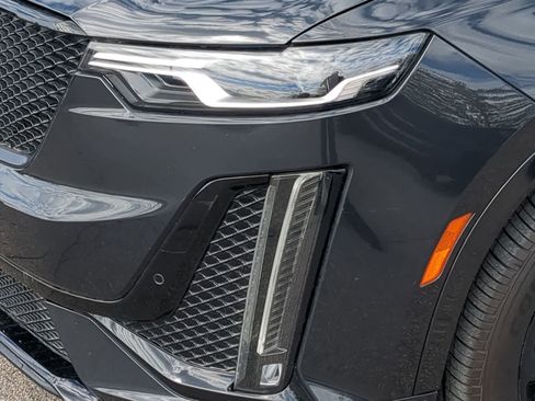 Used 2020 Cadillac XT6 Sport AWD/4WD image 11