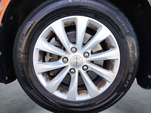 Used 2017 Chrysler Pacifica Touring-L FWD image 14