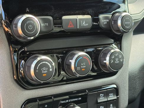 Used 2025 RAM 1500 Tradesman w/ Night Edition AWD/4WD image 25