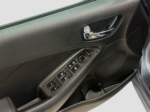 Used 2017 Kia Forte S w/ S Technology Package image 20