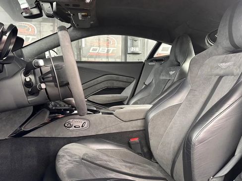 Used 2022 Aston Martin V8 Vantage Coupe image 10