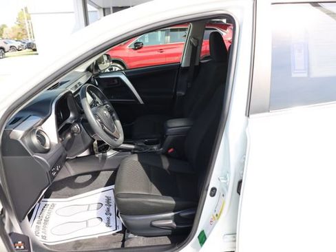 Used 2017 Toyota RAV4 LE image 12