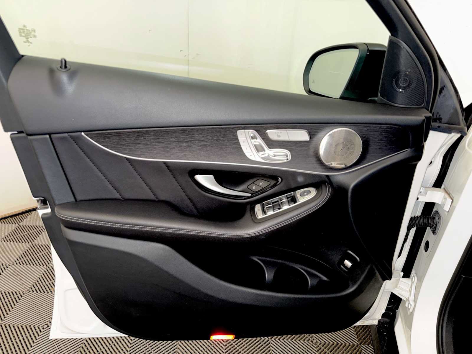 Used 2021 Mercedes-Benz GLC 300 4MATIC image 11