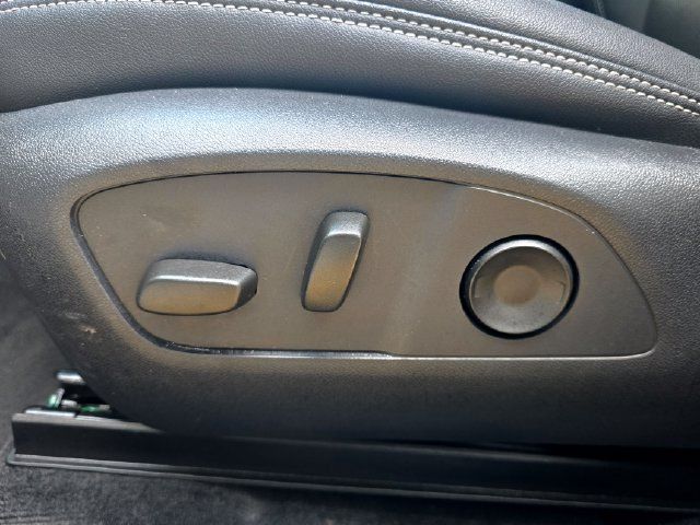 Used 2024 Chevrolet Blazer EV LT AWD/4WD image 17