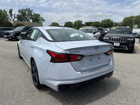 Used 2023 Nissan Altima 2.5 SR w/ SR Premium Package AWD/4WD image 5