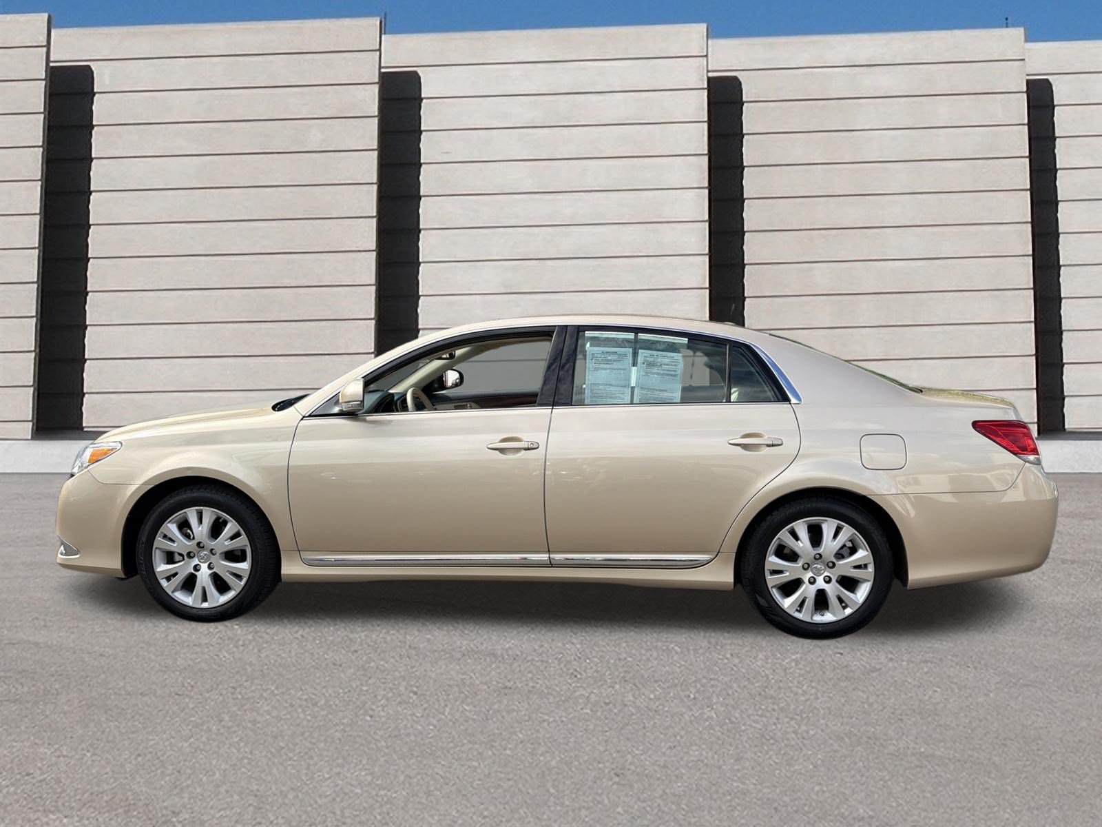 Used 2012 Toyota Avalon FWD image 2