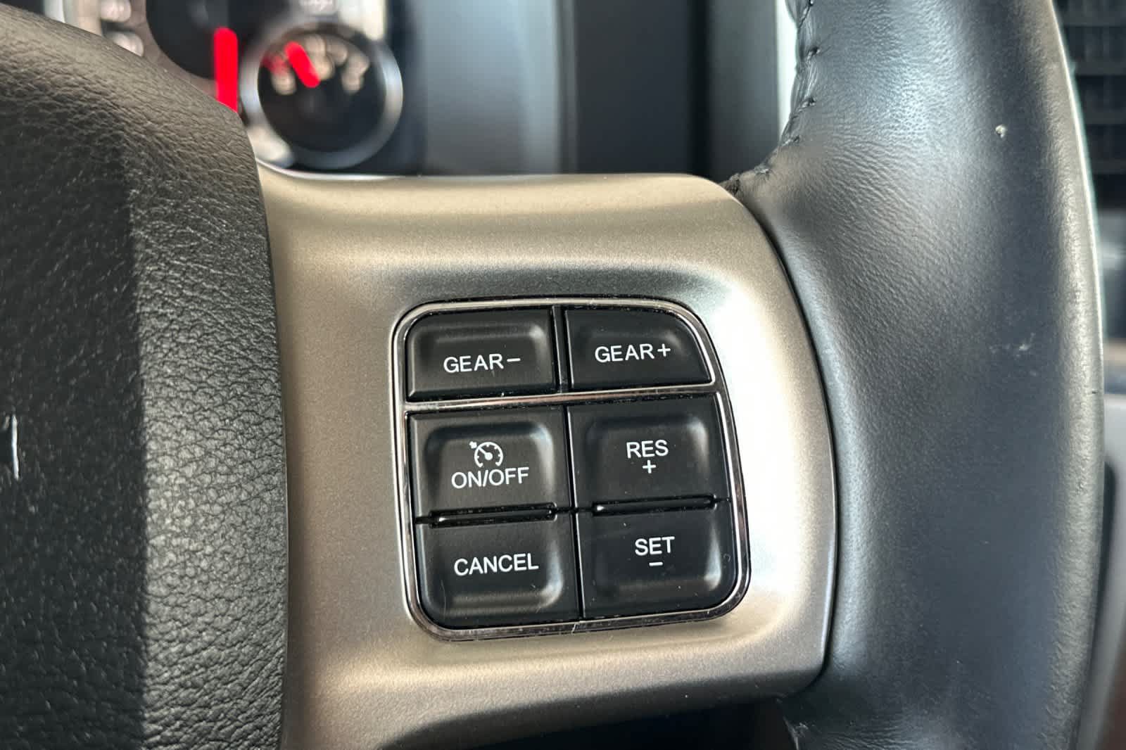 Used 2018 RAM 1500 Laramie w/ Convenience Group AWD/4WD image 28
