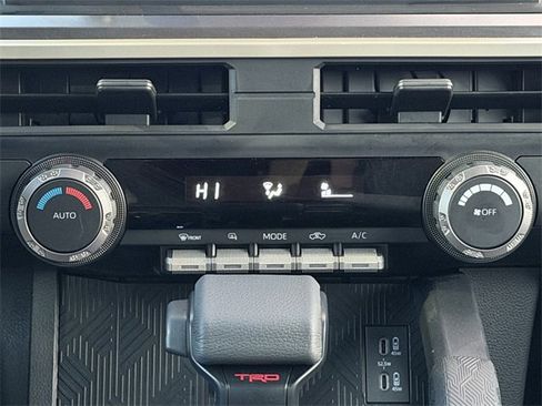 Used 2025 Toyota Tacoma TRD Sport image 23