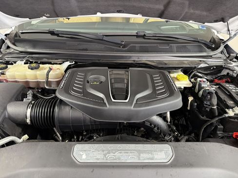 Used 2023 Jeep Grand Wagoneer Series III AWD/4WD image 28