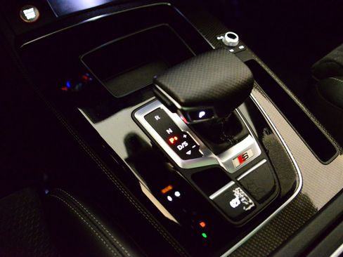 Used 2022 Audi SQ5 Premium Plus w/ Premium Plus Package image 16