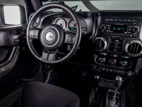 Used 2016 Jeep Wrangler Unlimited Sport w/ Quick Order Package 24S AWD/4WD image 6