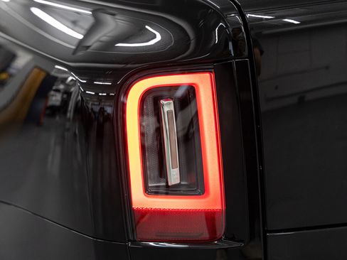 New 2026 Rolls-Royce Cullinan Black Badge image 18