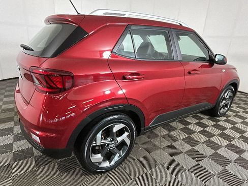 Certified 2023 Hyundai Venue Limited w/ Cargo Package FWD image 2