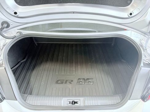Used 2026 Toyota GR86 Premium w/ ALL Weather Mat Package (TMS) RWD image 16