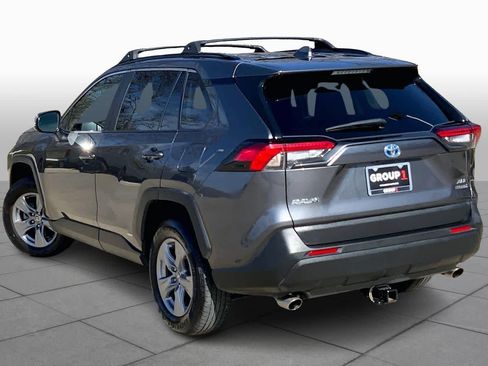 Used 2022 Toyota RAV4 XLE image 12