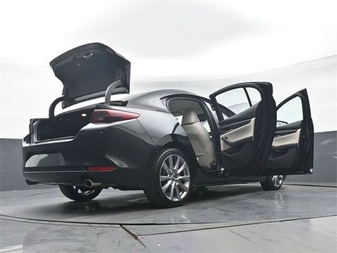 Used 2019 MAZDA MAZDA3 Sedan image 47