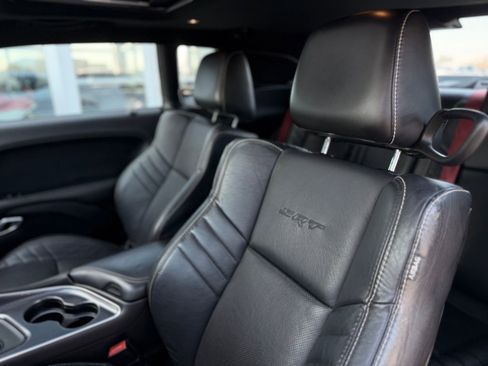 Used 2015 Dodge Challenger SRT w/ Technology Group image 20