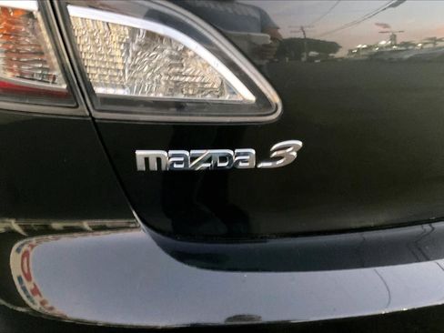 Used 2010 MAZDA MAZDA3 i Touring image 8