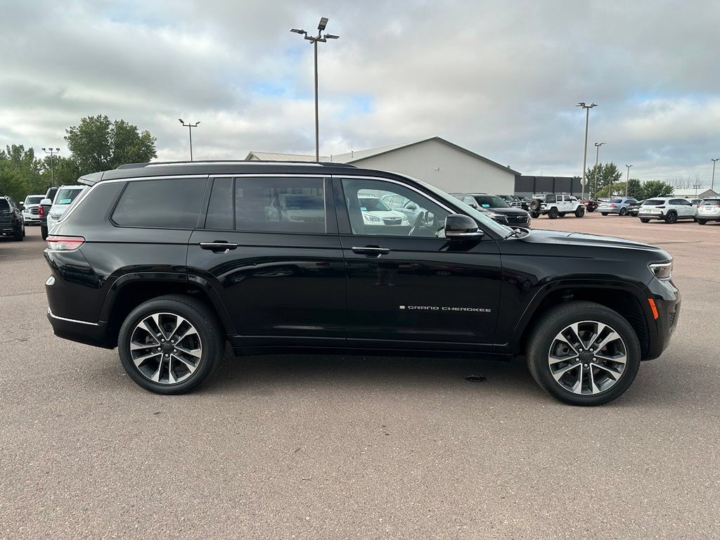 Used 2023 Jeep Grand Cherokee L Overland AWD/4WD image 35