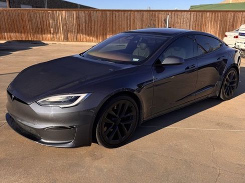 Used 2021 Tesla Model S Plaid image 3
