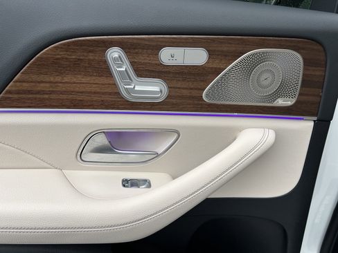 Certified 2025 Mercedes-Benz GLS 450 4MATIC image 21