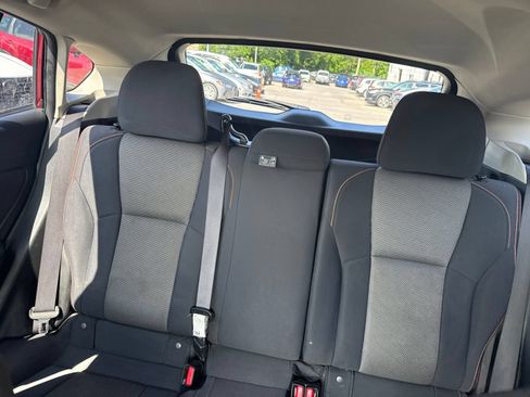 Used 2019 Subaru Crosstrek 2.0i Premium AWD/4WD image 16