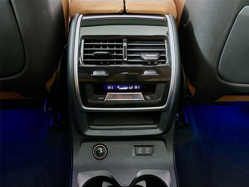 Certified 2023 BMW X7 xDrive40i w/ Premium Package image 27