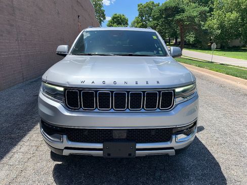 Used 2022 Jeep Wagoneer Series II AWD/4WD image 8