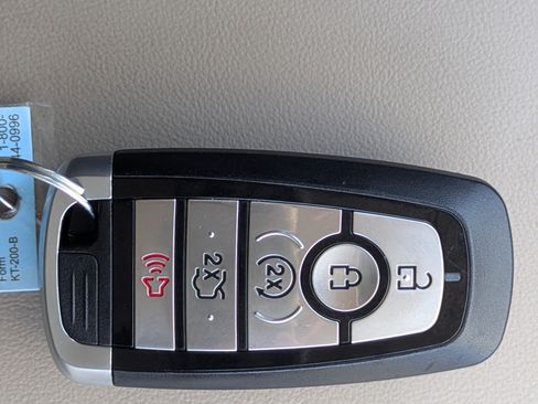 Used 2022 Lincoln Corsair FWD image 28