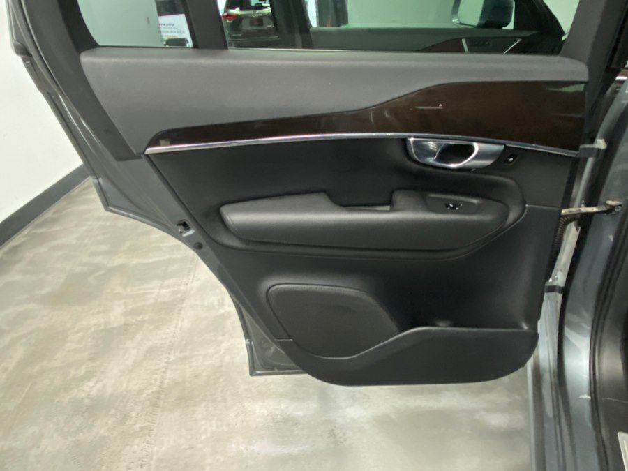 Used 2017 Volvo XC90 T6 Momentum w/ Vision Package AWD/4WD image 45