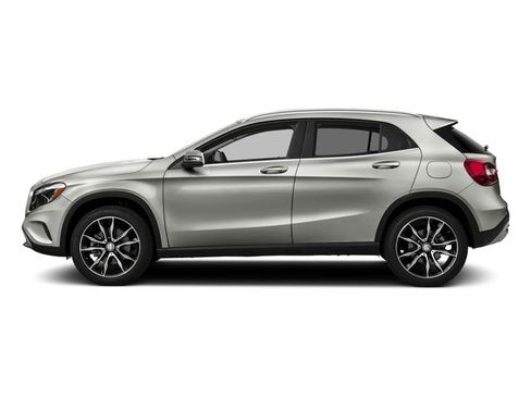 Used 2016 Mercedes-Benz GLA 250 4MATIC image 3