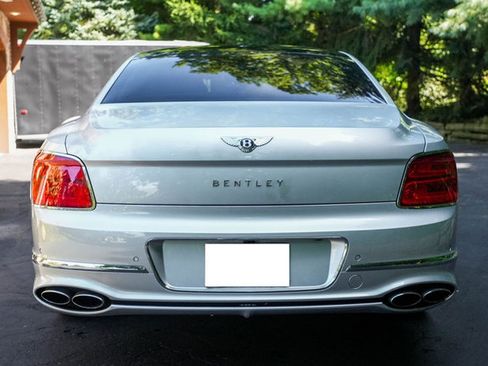 Used 2022 Bentley Flying Spur V8 image 7