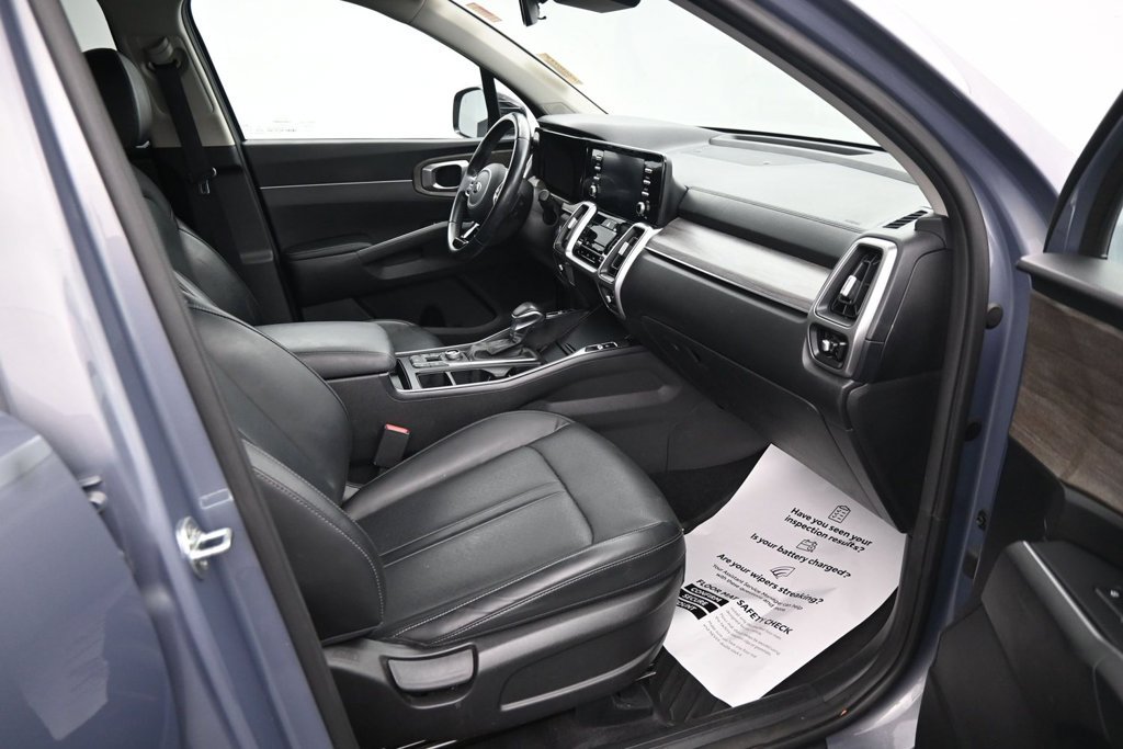 Used 2021 Kia Sorento EX w/ Panoramic Sunroof Package AWD/4WD image 12