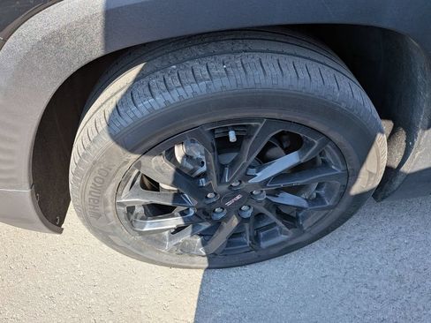 Used 2023 GMC Terrain SLT w/ Elevation Edition FWD image 3