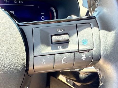 Used 2024 Nissan Pathfinder Platinum FWD image 40