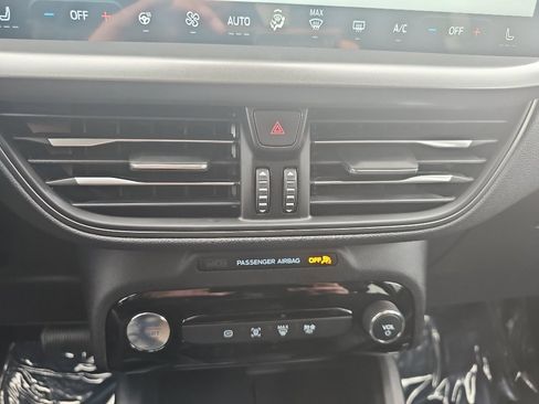 New 2025 Ford Escape SE image 41