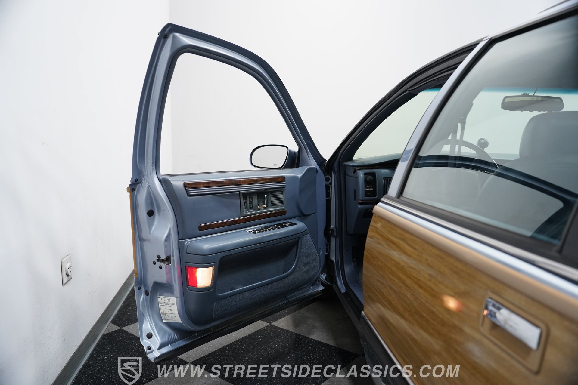 Used 1996 Buick Roadmaster Estate RWD image 35