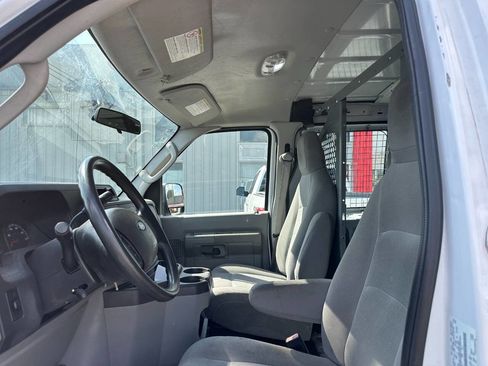 Used 2014 Ford E-250 and Econoline 250 w/ Power Group image 5
