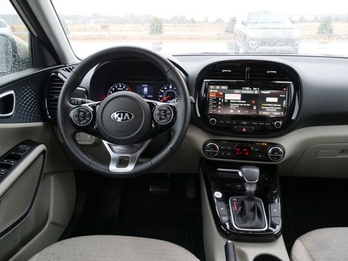 Used 2020 Kia Soul EX image 19