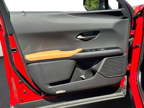 New 2025 Lexus UX 300h FWD image 19