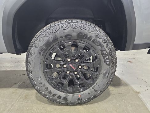 New 2026 GMC Canyon Elevation w/ Convenience Package image 32