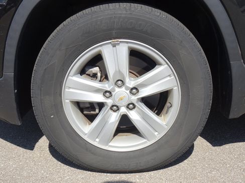 Used 2021 Chevrolet Trax LS w/ Tint and Cruise Package AWD/4WD image 11